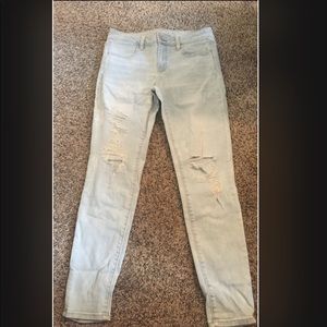 American Eagle Jeans - Pretty Light Blue!